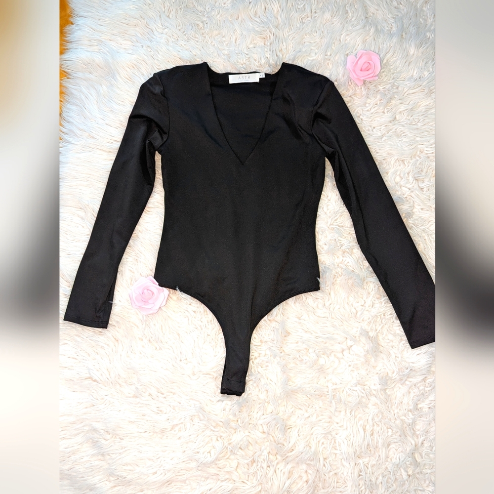 Low cut neck bodysuit